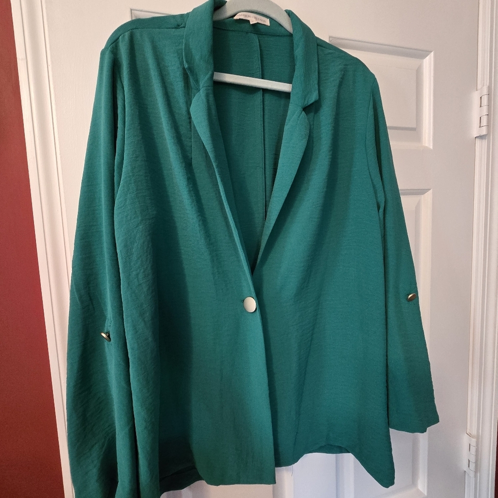 Vibrant Green Suit Jacket with Notched Lapel